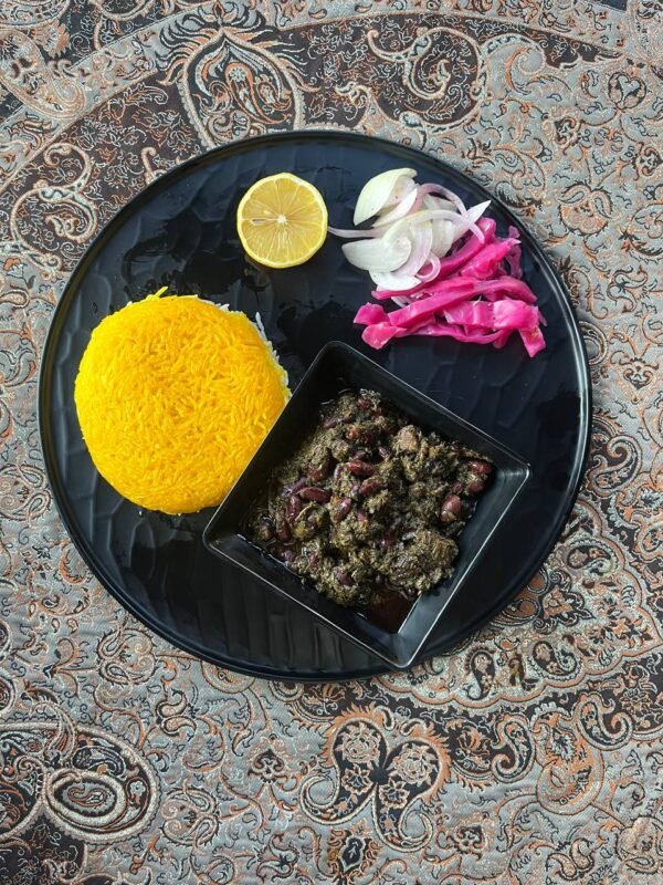 قورمه سبزی با برنج زعفرانی
