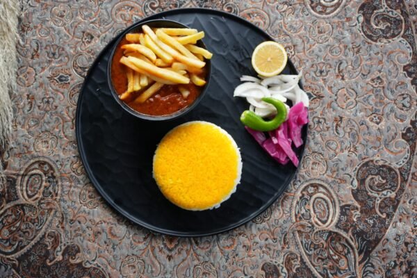 خورشت قیمه با برنج زعفرانی