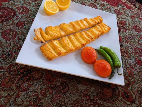 خوراک جوجه کباب 2 سیخ با مخلفات (سینه مرغ)